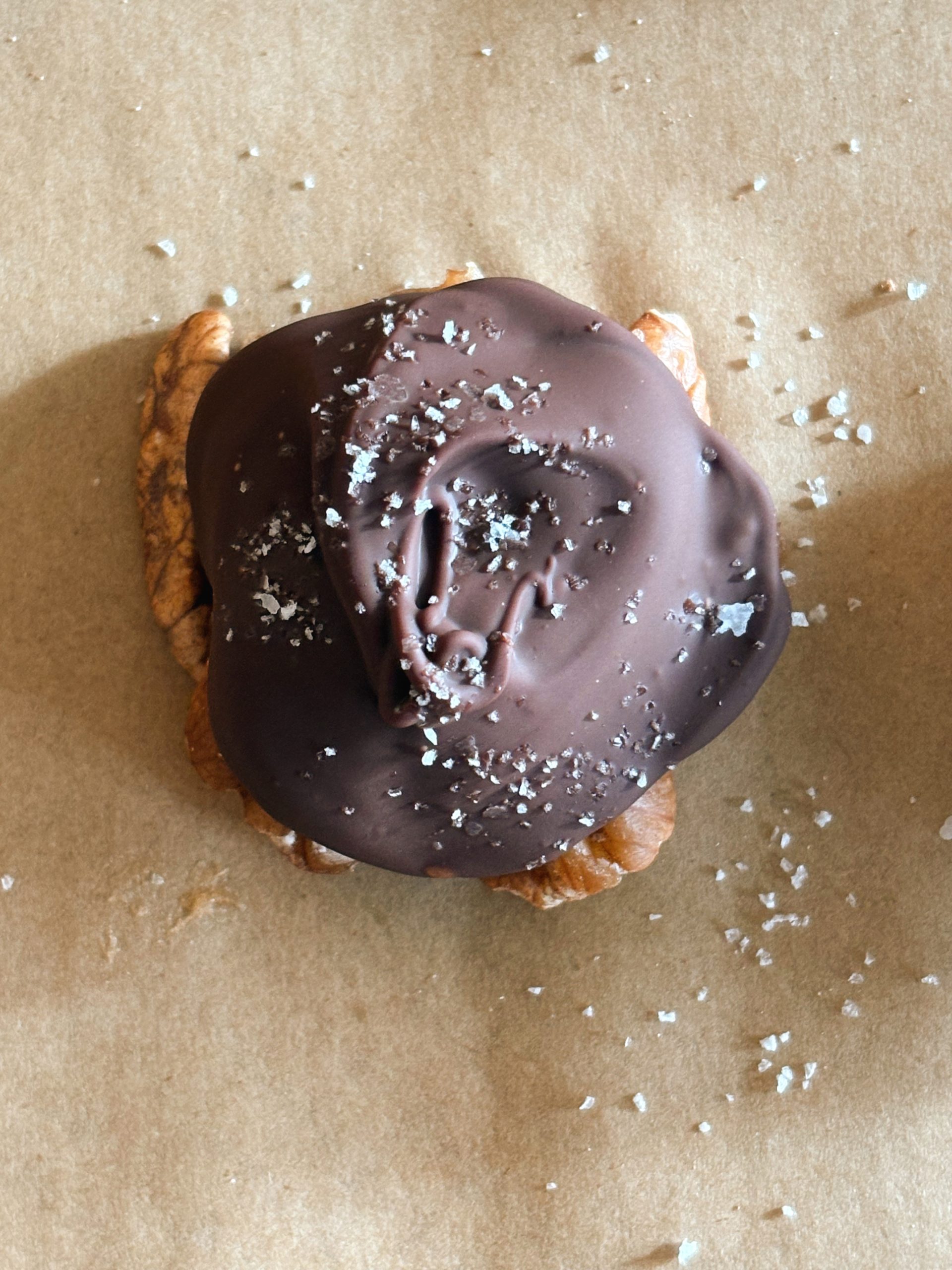 chocolate pecan cluster